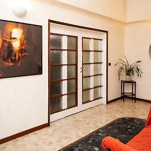 Central Apartment Apartamento